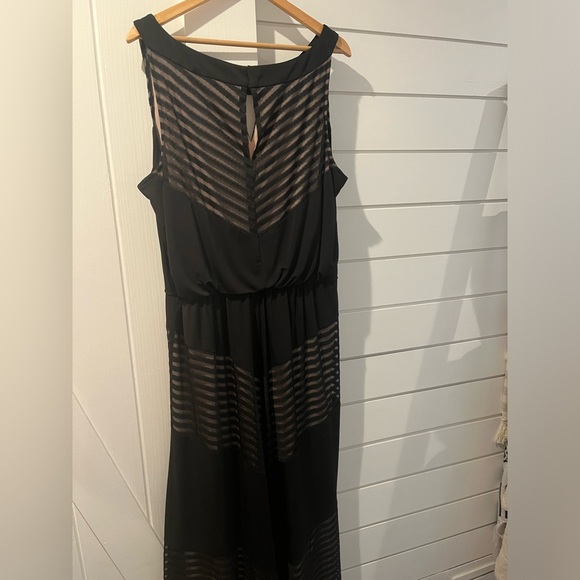 Laura + Plus Formal Maxi Chevron Style Halter Dress - Picture 8 of 11